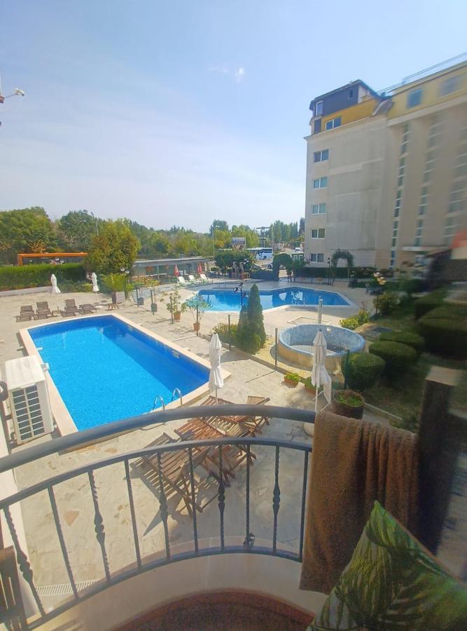 Single Apartment In Searegal Compex Pantai Sunny Luaran gambar